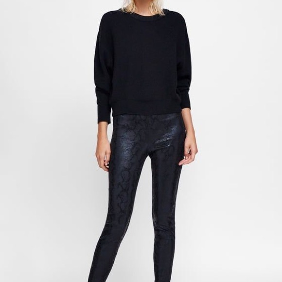 Faux Snake Skin Black Leggings - Picture 1 of 12